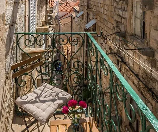 House Old Town *