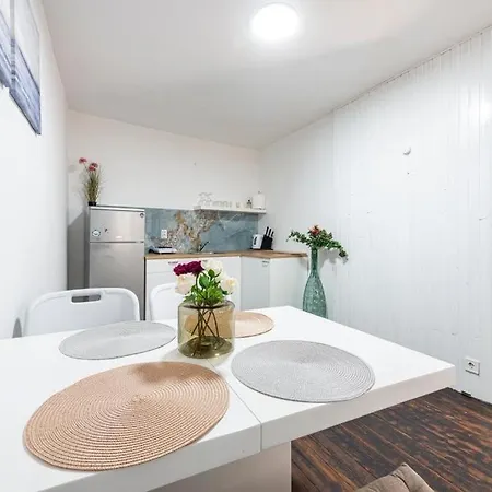 House Old Town アパート